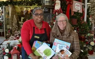 Florists Collect 858 Children’s Books for Public Libraries