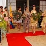 Japanese designer Zin Kato created one-of-a-kind designs to complement new varieties from eight Colombian growers at a promotional event at the Colombian embassy in Tokyo, sponsored in part by Asocolflores.