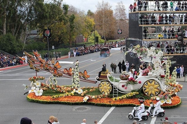 Rose Parade Delivers on Flowers and Fun — a Day Later than Usual