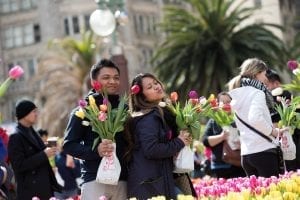 In honor of "American Tulip Day," the Sun Valley Group partnered with Dutch partners Anthos and iBulb to hand out 100,000 tulips to surprised (and delighted) residents and tourists in San Francisco