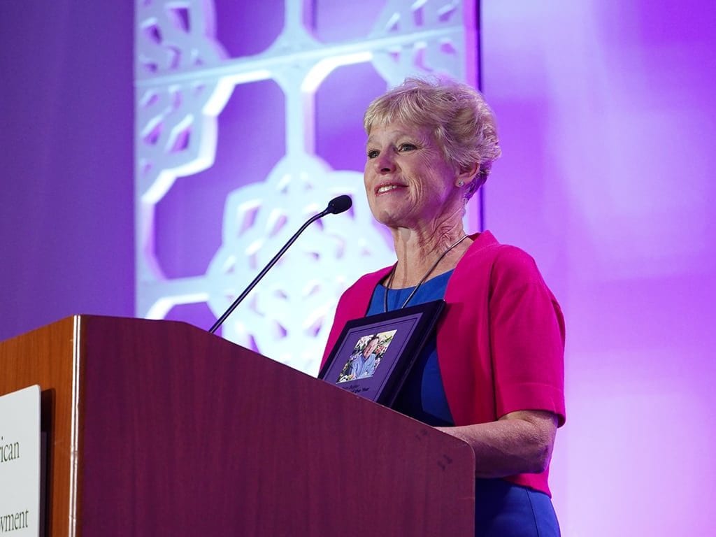 Former SAF chairman Shirley Lyons, AAF, PFCI, of Dandelions Flowers & Gifts in Eugene, Oregon, accepting the fourth annual Tom Butler “Floral Retailer of the Year” Award.