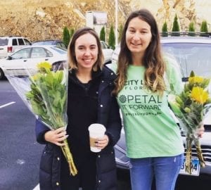 In Trumbull, Connecticut, nine happiness ambassadors gave out 1,500 bouquets. “All three locations were new to us this year,” said manager Nicole Palazzo. “We wanted to catch people in the hustle and bustle getting to work, going to lunch and shopping.”