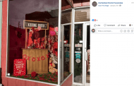 Kissing Booth Elicits Photo Ops, Early V-Day Orders